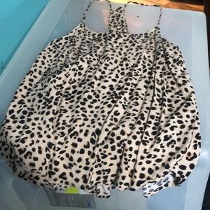 Supper chill tiger print love the coulor too small